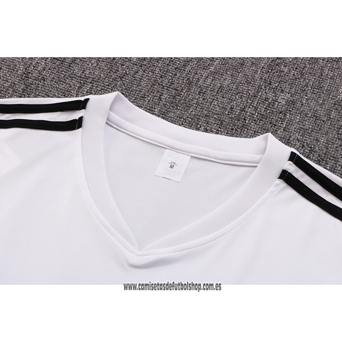 Chandal del Real Madrid 22-23 Manga Corta Blanco y Purpura